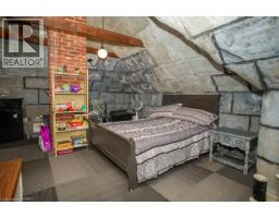 162 GRAND RIVER Street N - 33