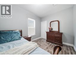 104 MARY Street - 24
