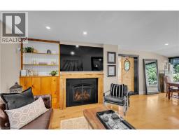 60A DUNDAS Street W - 10