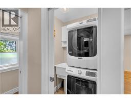 60A DUNDAS Street W - 18