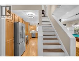 60A DUNDAS Street W - 19