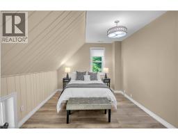 60A DUNDAS Street W - 27