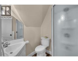 60A DUNDAS Street W - 29