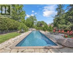 60A DUNDAS Street W - 44