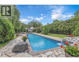 60A DUNDAS Street W - 46