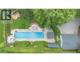 60A DUNDAS Street W - 50