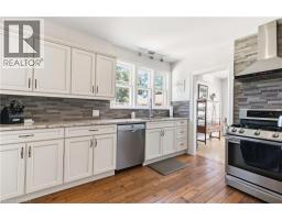 134 QUEENSWAY Drive - 19