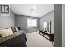 8 QUEENSWAY Drive - 19