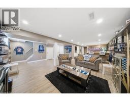 8 QUEENSWAY Drive - 26