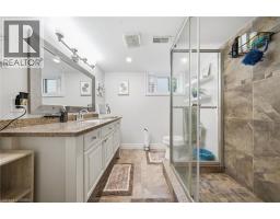 8 QUEENSWAY Drive - 31