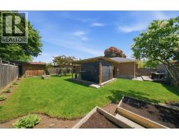 8 QUEENSWAY Drive - 39