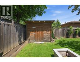 8 QUEENSWAY Drive - 41
