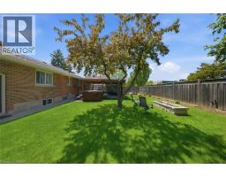 8 QUEENSWAY Drive - 43