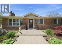 8 QUEENSWAY Drive - 5