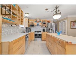 14 THISTLEDOWN Drive - 12