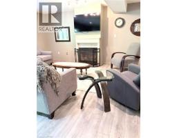 18 MAICH Crescent - 13