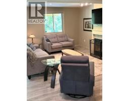 18 MAICH Crescent - 14