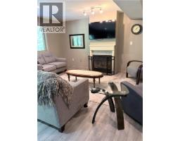 18 MAICH Crescent - 18