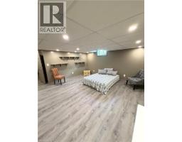 18 MAICH Crescent - 20