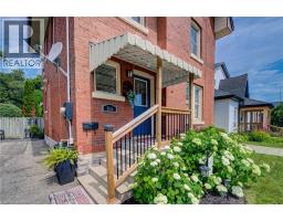 106 SYDENHAM Street - 3