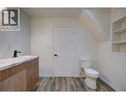 9 WINDING Way - 37