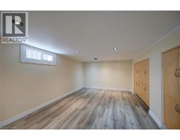 9 WINDING Way - 38