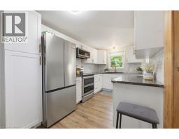 7 LORIMER Street - 9
