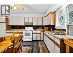 8 AVONDALE Crescent - 3