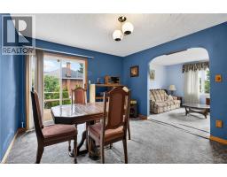 8 AVONDALE Crescent - 8