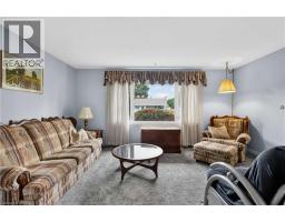 8 AVONDALE Crescent - 9
