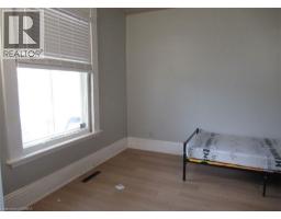 196 WELLINGTON Street - 11