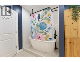 131 MAPLE Avenue N - 33