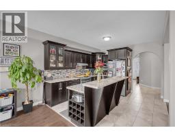 28 BANKS Street - 11