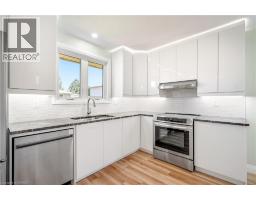 33 TANGLEWOOD Terrace - 14