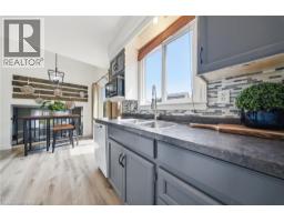 33 HALLMARK Street - 14