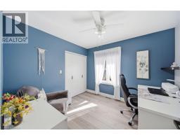 58 MUNSEE Street N - 18