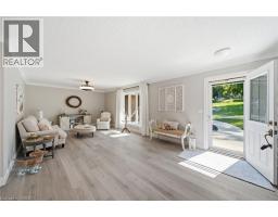 58 MUNSEE Street N - 3