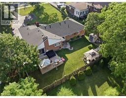 58 MUNSEE Street N - 32