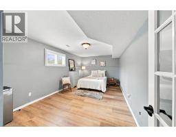 2 DUNTON Lane - 34