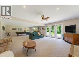 301 GOVERNORS Road E - 16