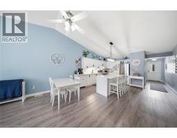 385 PARK Road N UnitNo. 10 - 11