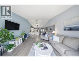 385 PARK Road N UnitNo. 10 - 13