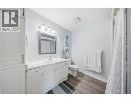 385 PARK Road N UnitNo. 10 - 16