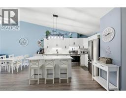 385 PARK Road N UnitNo. 10 - 7