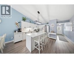 385 PARK Road N UnitNo. 10 - 8
