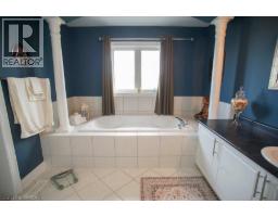 10 BISSET Avenue - 23