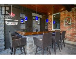 10 BISSET Avenue - 38