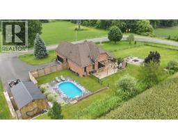5 FALKLAND Road - 37