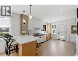 250 DUFFERIN Avenue - 11