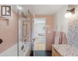 250 DUFFERIN Avenue - 24